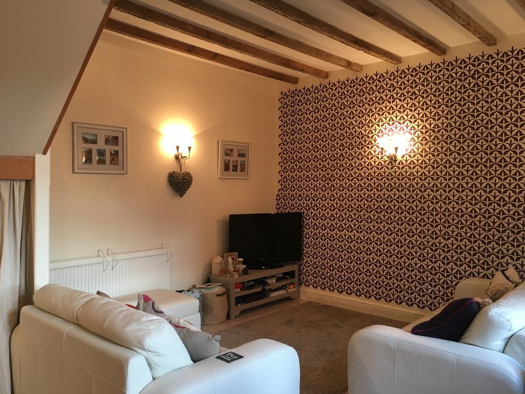 The Stables Villa Hope Bowdler Exterior photo
